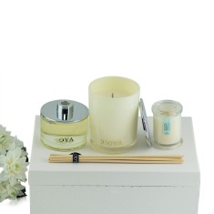 lotus_flower_scented_large_soy_wax_candle_diffuser_gift_box_1_30_cm_x_21_cm_x_11_cm_-_the_bowery